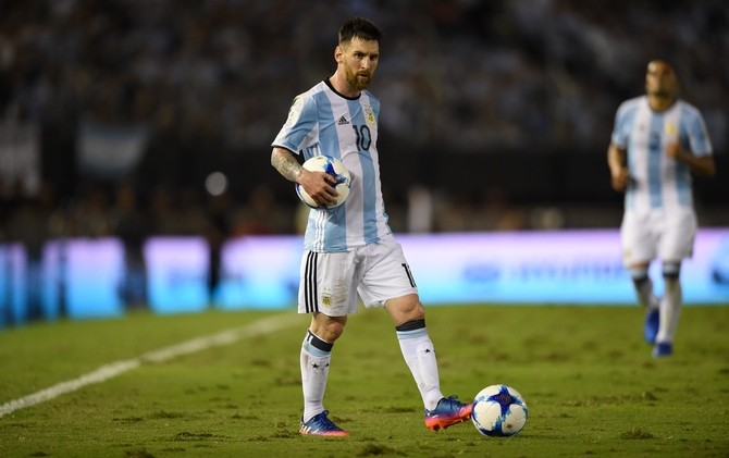 Lionel Messi kembali menjadi pahlawan Argentina - Image