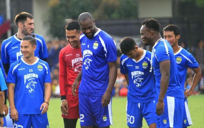 Persib Bandung bertabur bintang - Image