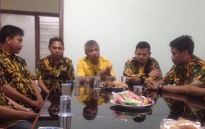 Ketua DPD Golkar Kota Bogor, Tauhid J Tagor saat memberikan arahan kepada pengurus AMPG. - Image