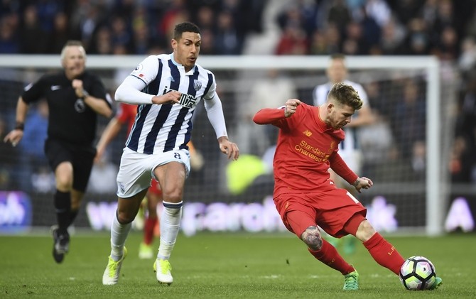 Alberto Moreno membuang peluang emas yang seharusnya bisa dikonversi menjadi gol - Image