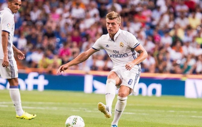 Toni Kroos dianggap salah satu gelandang terbaik saat ini - Image