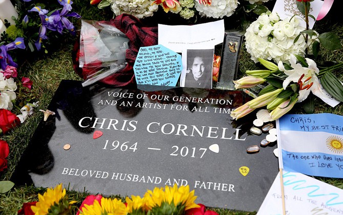 TEMPAT TERAKHIR: Rest in peace Chris Cornell. - Image