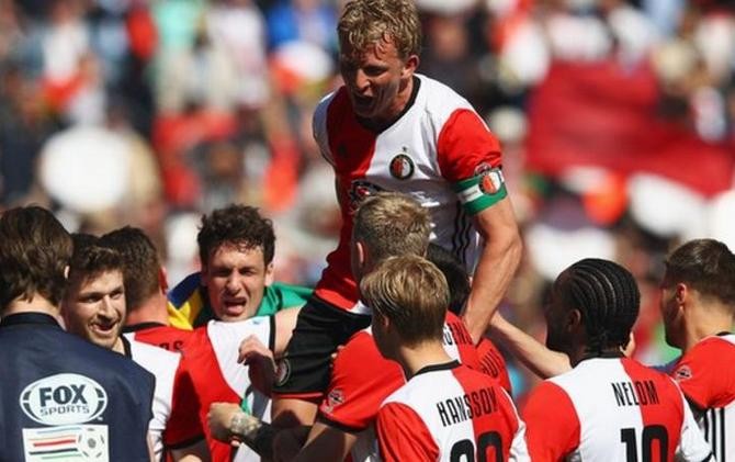 Dirk Kuyt berhasil membawa Feyenoord juara Eredivisie - Image