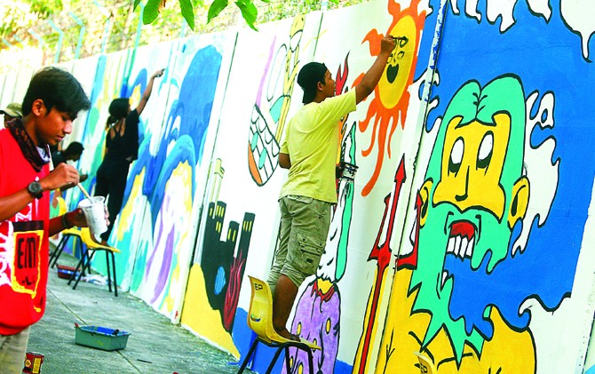 Hadirkan Dunia Bawah Laut, Mural Art Competition pada Atlantis of Surabaya