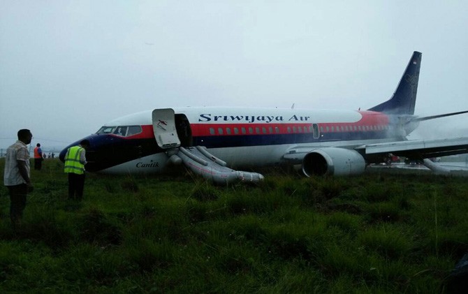 Pesawat Sriwijaya Air yang tergelincir di Bandara Rendani Manokwari Rabu (31/5) - Image