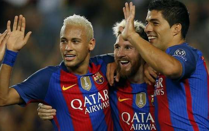 Fans yang memakai lambang Qatar akan dihukum. - Image