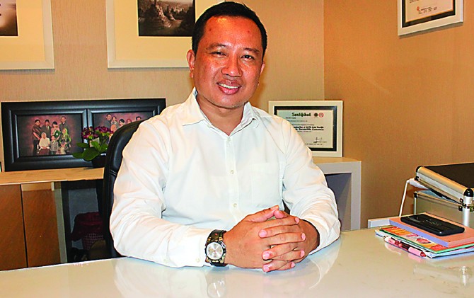 BERAWAL UNTUK BISNIS: Alfan Wahyuddin belajar hipnotis sejak 2008 untuk keperluan pengembangan usaha. - Image