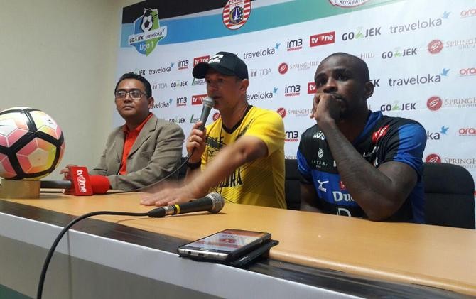 Gomes akui dua gol Borneo FC karena kesalahan antisipasi pemainnya. - Image