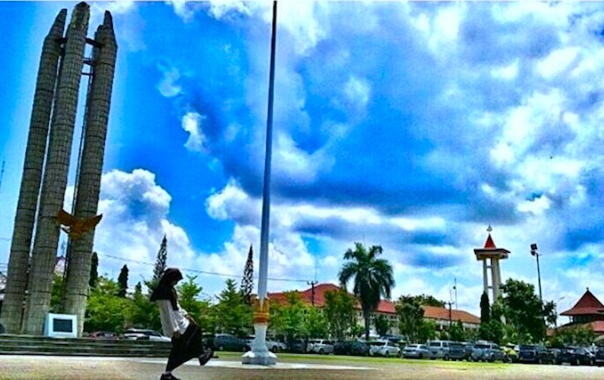 Suasana alun-alun Indramayu - Image