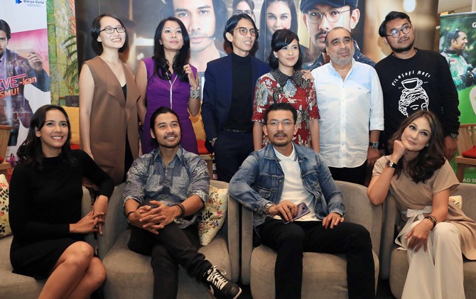 Para aktor dan aktris film Filosofi Kopi - Image