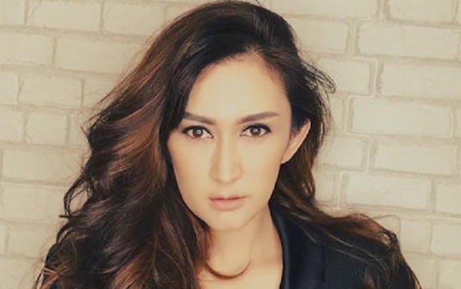Aktris sekaligus penyanyi Nafa Urbach - Image
