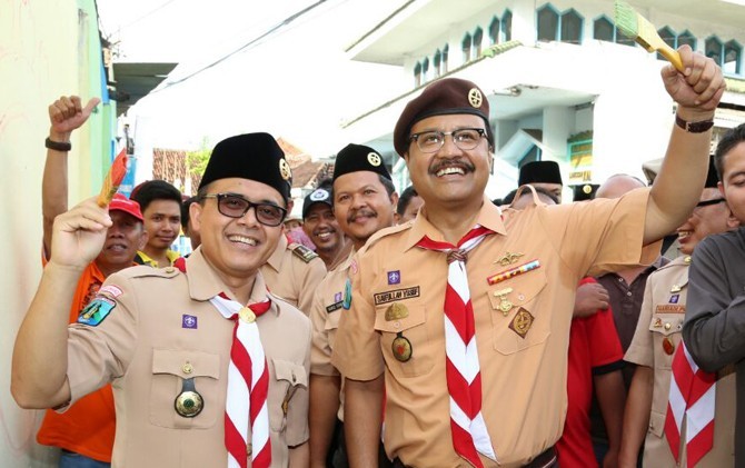 Bupati Banyuwangi Abdullah Azwar Anas dan Wagub Jatim Saifullah Yusuf. Keduanya digadang-gadang sebagai calon kuat pemenang Pilgub Jatim 2018 - Image
