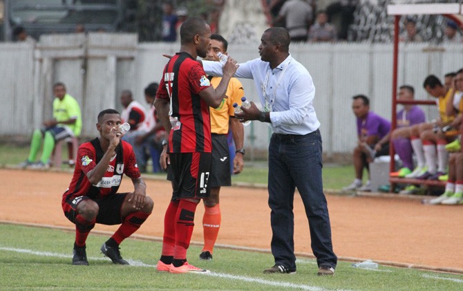 Wanderley berharap Persipura bisa menyapu bersih laga kandang hingga akhir musim - Image