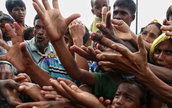 Banyak pengungsi Rohingya kelaparan dan terancam nyawanya. Ratusan nyawa melayang ditangan militer Myanmar. - Image
