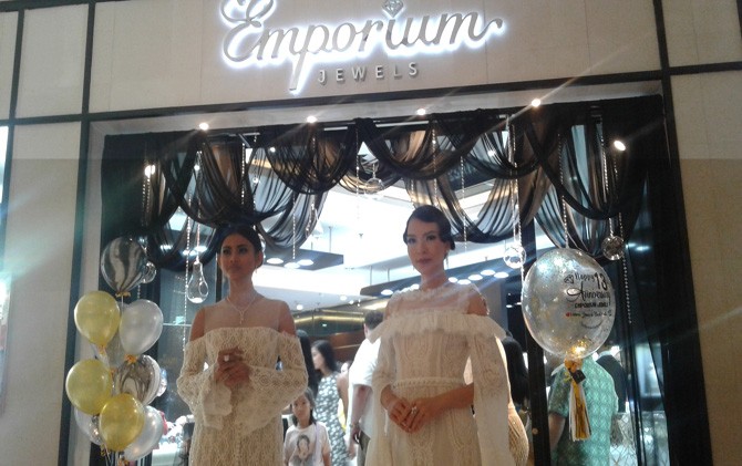 Peluncuran perhiasan Royal Areta oleh Emporium Jewels - Image