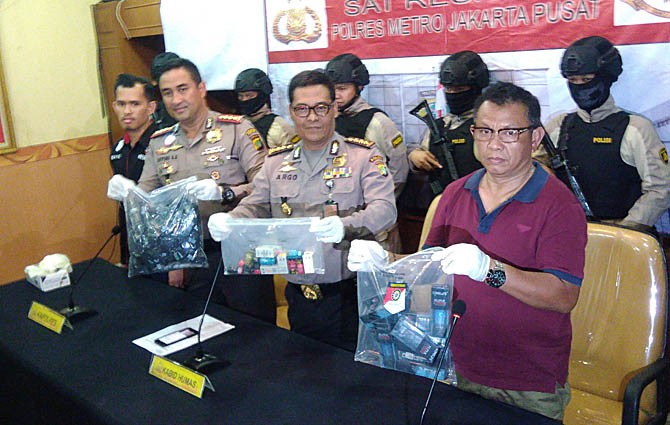 Konferensi Pers LGBT di Polres Metro Jakarta Pusat. - Image