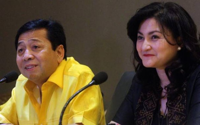 Setya Novanto bersama Deisti Tagor - Image