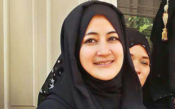 Mantan istri almarhum Ustadz Jefry, Umi Pipik - Image