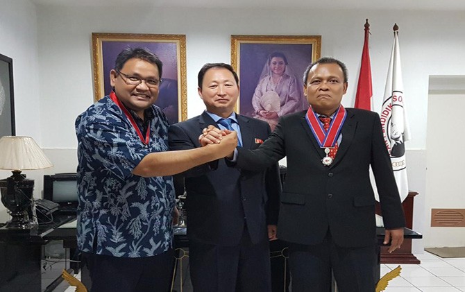 Upacara penyematan Bintang Kehormatan Persahabatan Korea Utara-Indonesia - Image