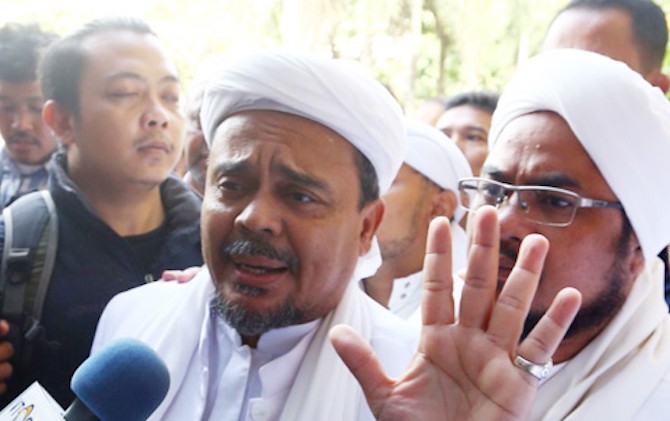 Imam besar FPI Rizieq Shihab dikabarkan akan pulang kampung untuk menghadiri reuni akbar aksi 212. - Image