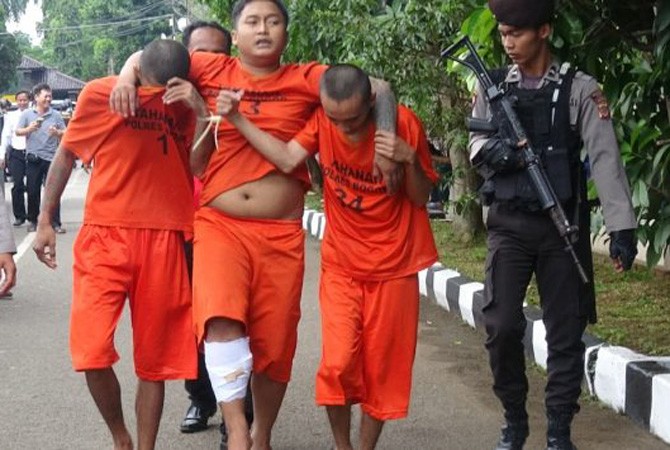 Ketua Geng Motor Moonraker bersama para anggotanya dilumpuhkan polisi. - Image