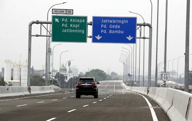 Tol Becakayu diresmikan pengoperasiannya oleh Presiden Joko Widodo, Jumat (3/11) - Image
