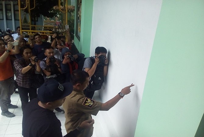 Wali Kota Yogyakarta Haryadi Suyuti membuka ruang untuk seniman mural di kantornya, Rabu (1/11). - Image