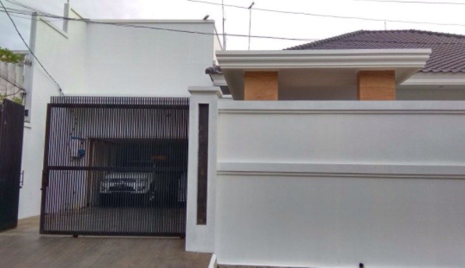 Rumah kontrakan Mantan Gubernur DKI Jakarta, Djarot Saiful Hidayat di Jalan Belimbing No 12, Kemang Timur, Jakarta Selatan. - Image
