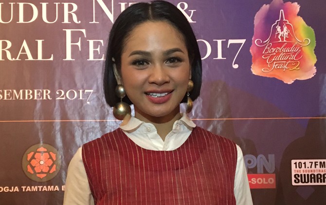 Andien saat jumpa pers jelang Borobudur Nite 2017 di kawasan Thamrin, Jakarta Pusat, Kamis (7/12). - Image