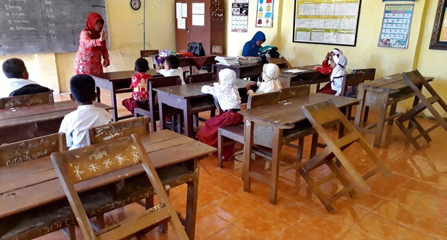 Aksi guru honor menuntut pemerintah lebih perhatian - Image