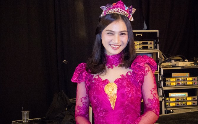 Melody Nurramdhani Laksani ditemui usai handshake event album Believe - Image