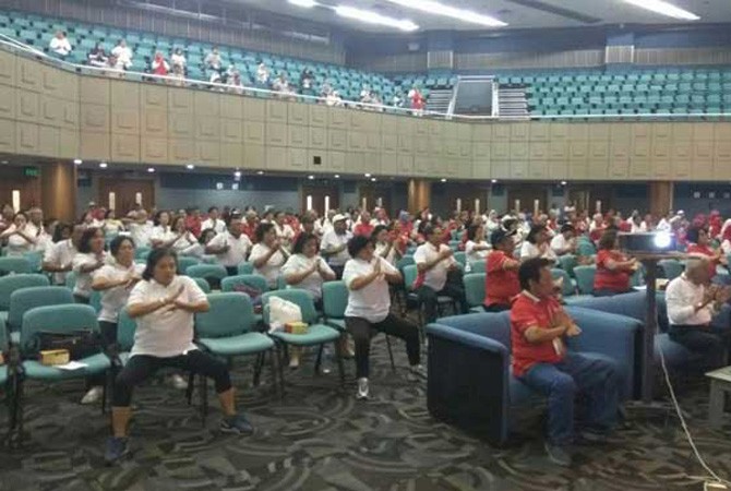 Ratusan Komunitas Bepers Indonesia (KBI) mengikuti senam pernapasan Bio Energi Power. - Image