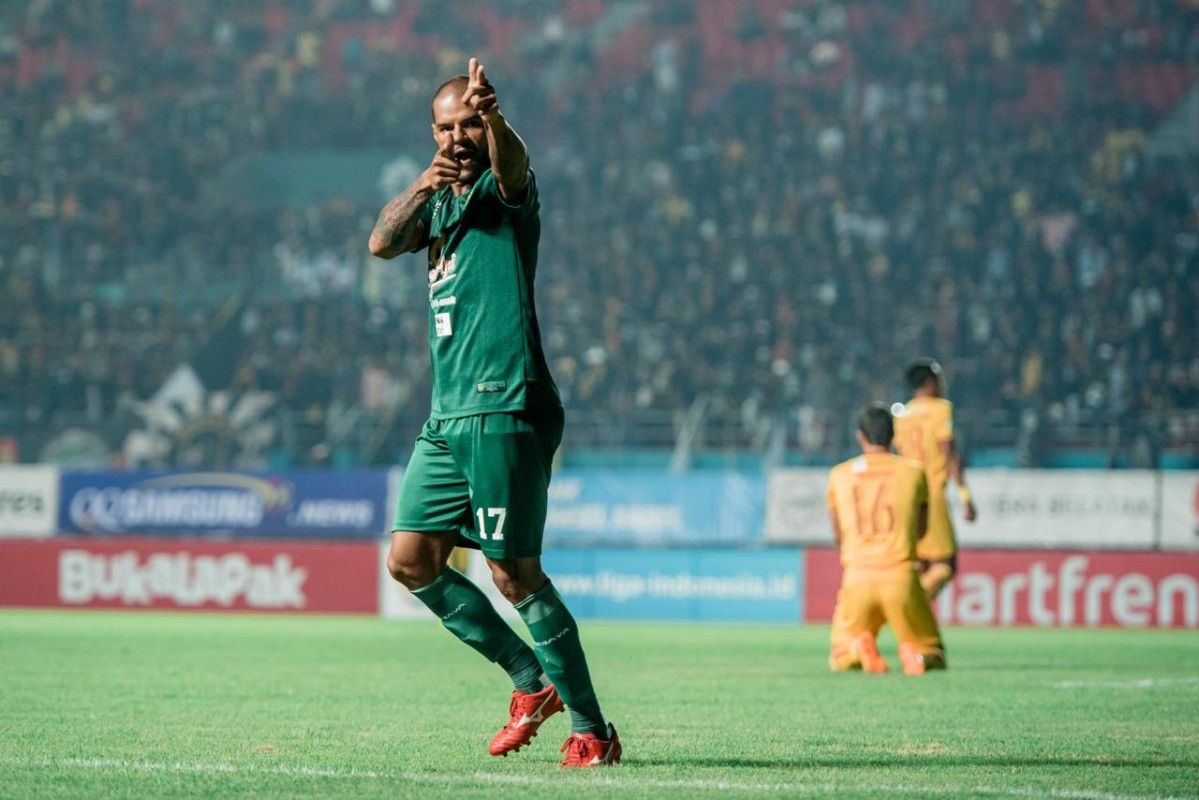 David da Silva saat membela Persebaya. (Dok. Jawa Pos)