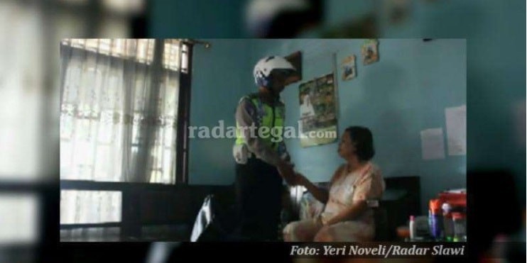 Bripka Muryono yang menjadi sorotan karena kejujurannya - Image