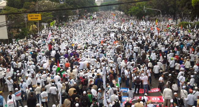 Aksi damai FPI di depan Balai Kota DKI pertengahan Oktober lalu - Image
