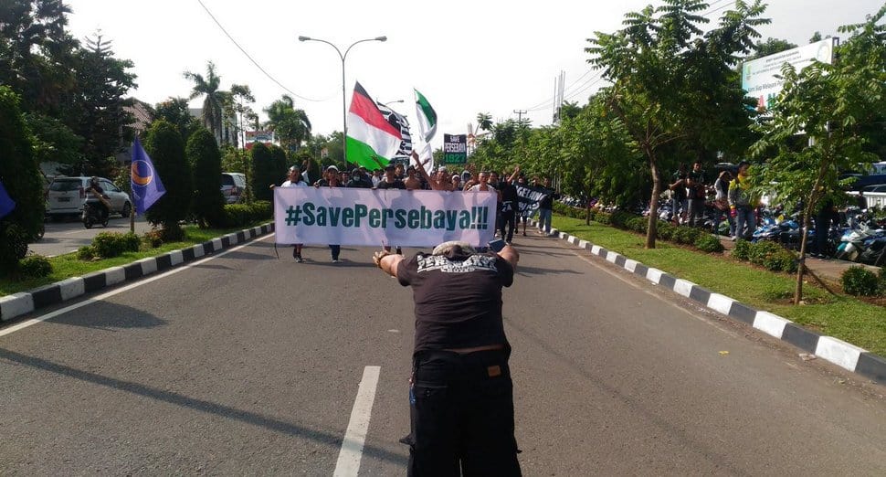 BCS memboikot laga Persita vs PSS demi Persebaya - Image
