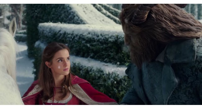 DINANTI: Salah satu adegan dalam Beauty and the Beast. - Image