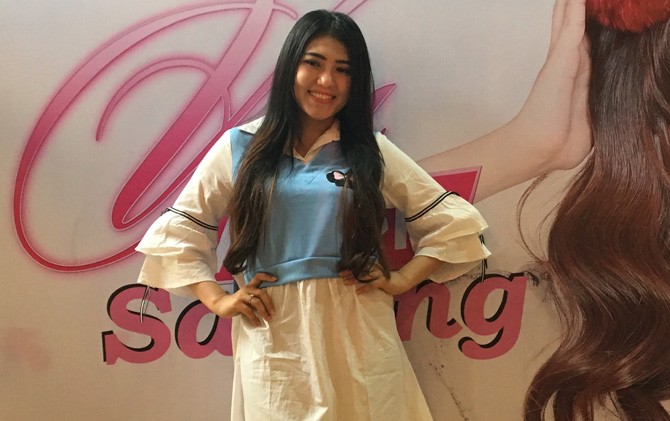 Via Vallen saat jumpa pers di KFC Kemang, Jakarta Selatan, Kamis (18/1). - Image
