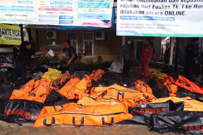Sebagian besar korban Tsunami Selat Sunda sudah teridentifikasi dan dimakamkan. - Image