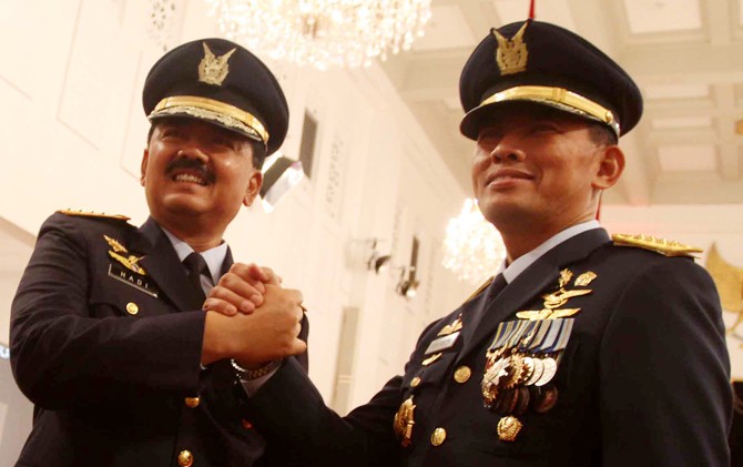 Panglima TNI Marsekal Hadi Tjahjanto bersama KSAU Marsekal Yuyu Sutisna - Image
