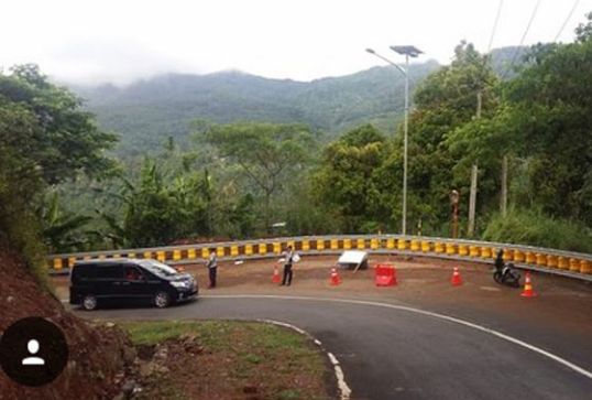 Roller barrier sudah terpasang di jalur Sukabumi-Pelabuhan Ratu - Image