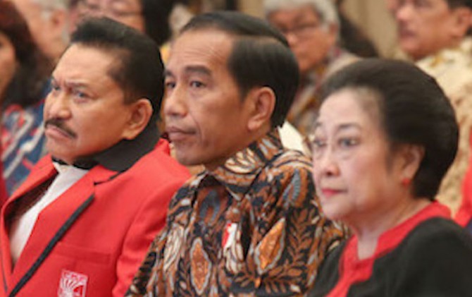 AM Hendropriyono saat bersama Jokowi dan Megawati - Image