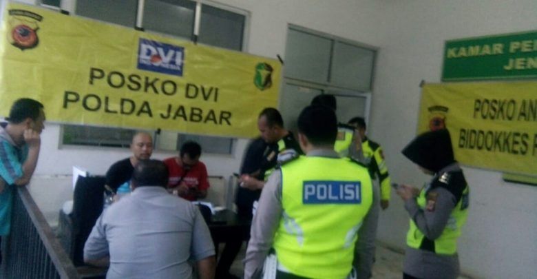 Korban berjatuhan akibat kecelakaan bus yang masuk jurang di Sukabumi, jawa Barat - Image