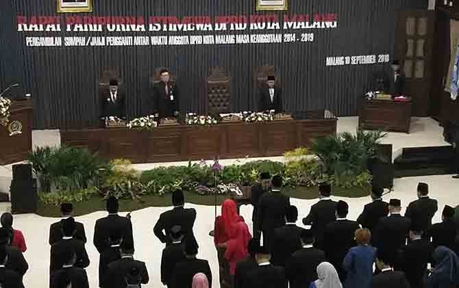 PELANTIKAN: 40 Anggota DPRD Kota Malang resmi dilantik, Senin (10/9). - Image