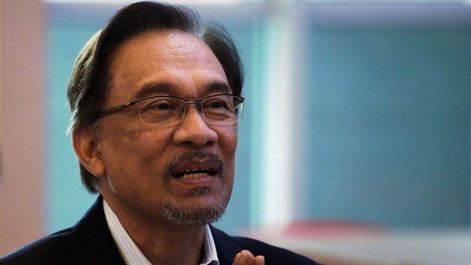 Akhirnya Anwar Ibrahim dibebaskan dari penjara - Image