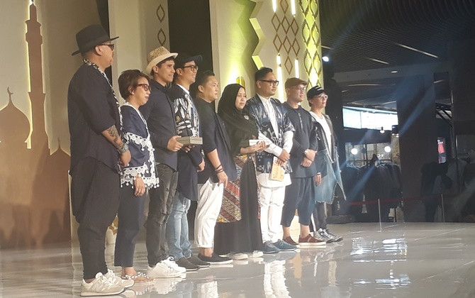Para desainer yang tergabung dalam APPMI dalam penutupan rangkaian Ramadan Runway 2019 di Kota Kasablanka. - Image