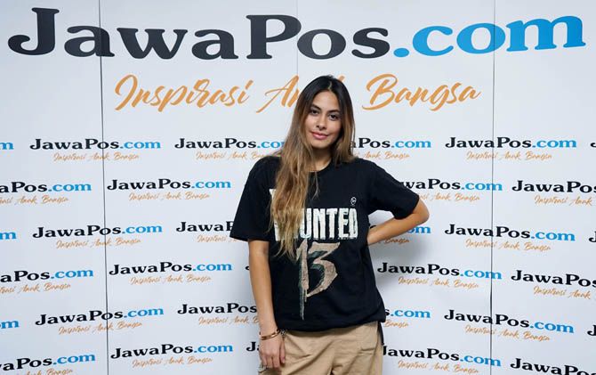 Valerie Thomas saat berkunjung ke kantor Jawa Pos, Jakarta, Selasa (10/7). - Image