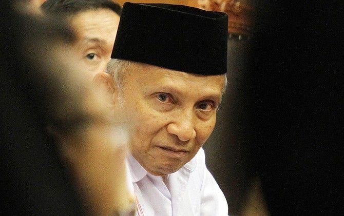 Ketua Dewan Kehormatan Partai Amanat Nasional (PAN) Amien Rais mengajak kubu petahana Jokowi-Ma - Image