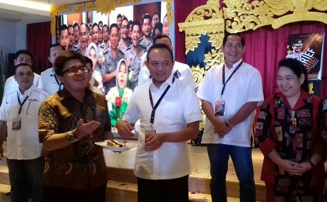 Asisten SDM POlri, Irjen Pol Arief Sulistyanto (tengah baju putih) dalam sebuah acara beberapa waktu lalu - Image