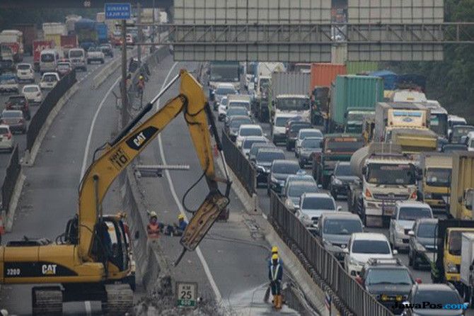 Ilustrasi pembangunan jalan tol layang Jakarta-Cikampek - Image